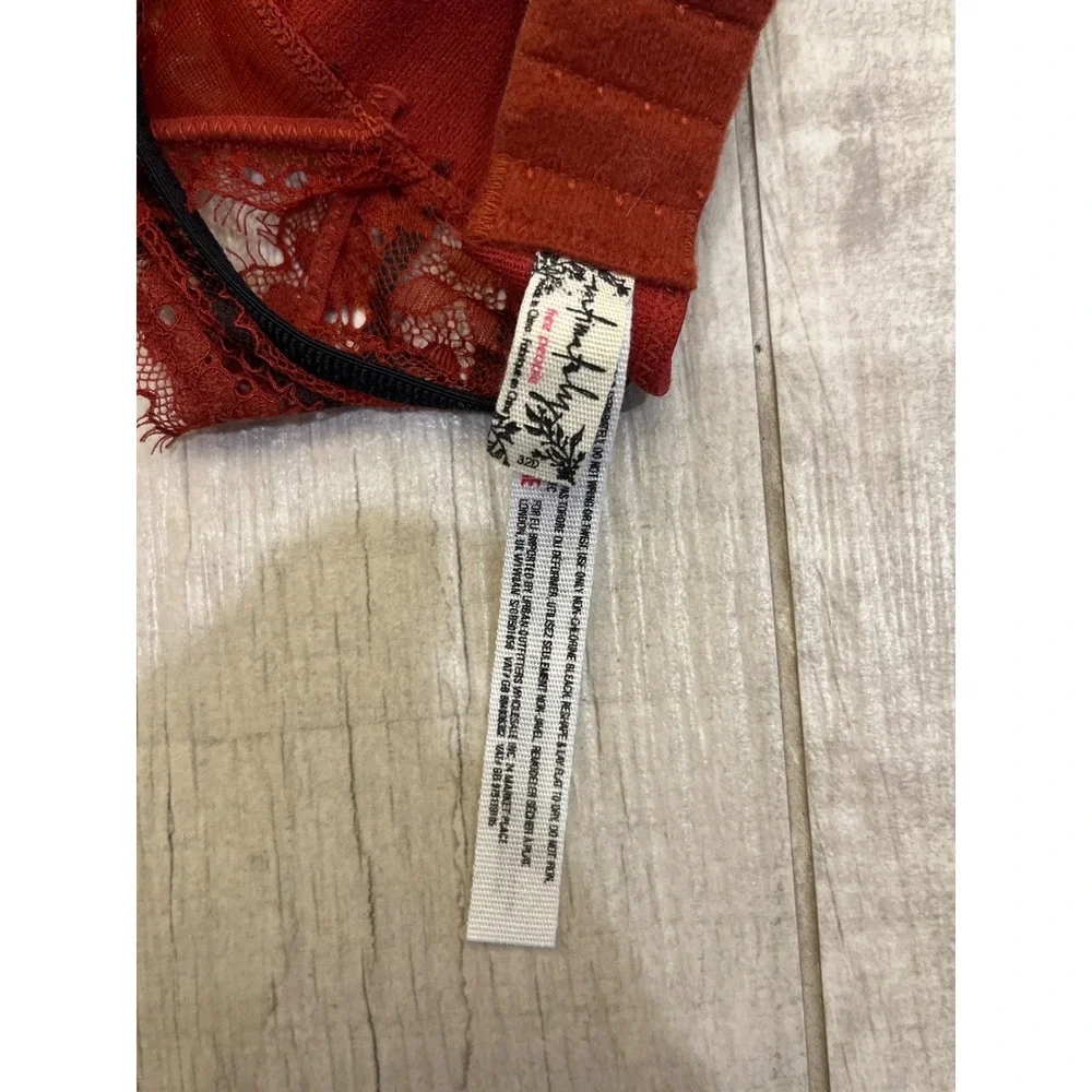 Free People Intimately Lace Balconette Underwire Bra Rust Red Black 32D